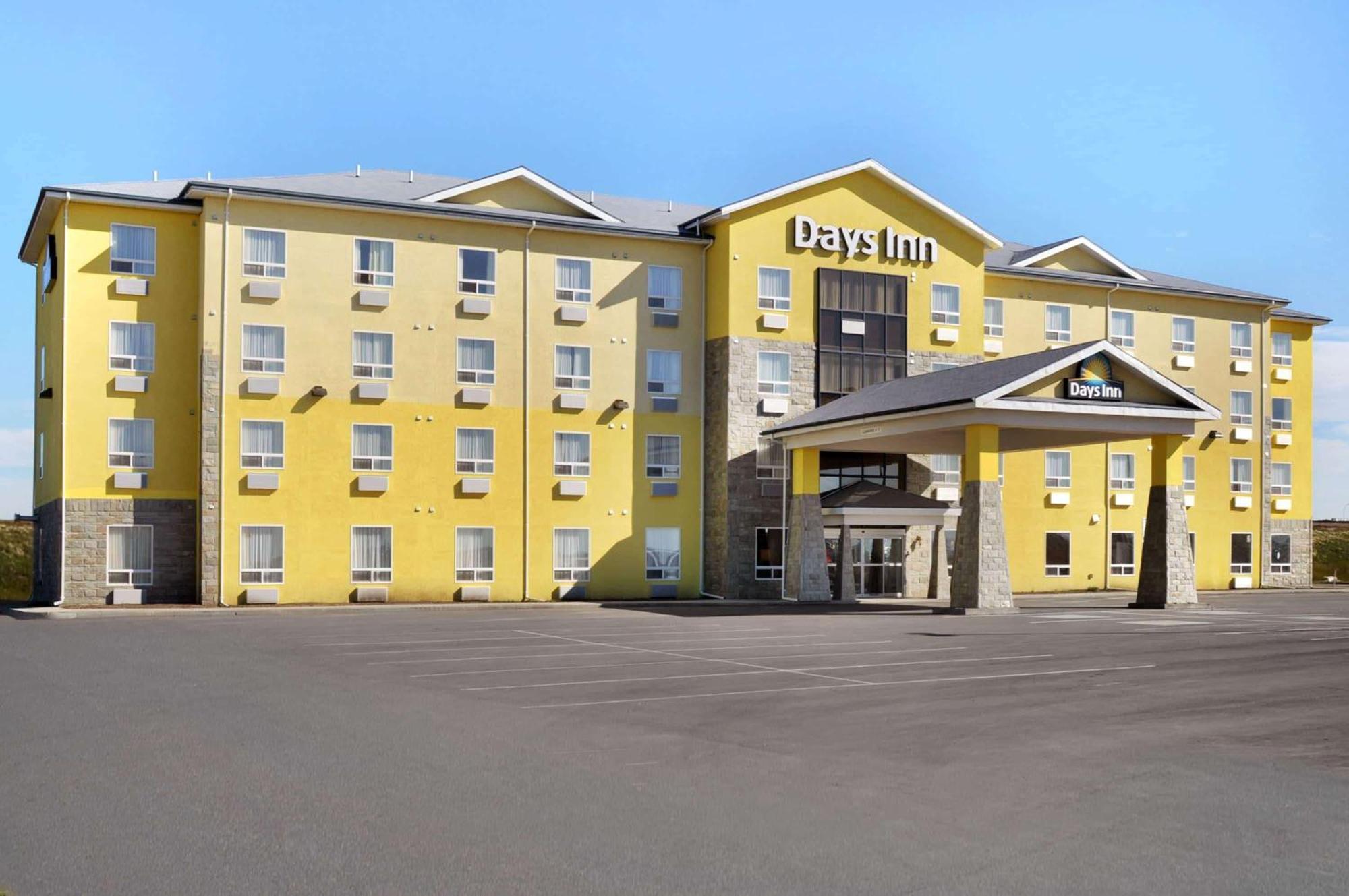 Days Inn By Wyndham Гранд Прери Екстериор снимка